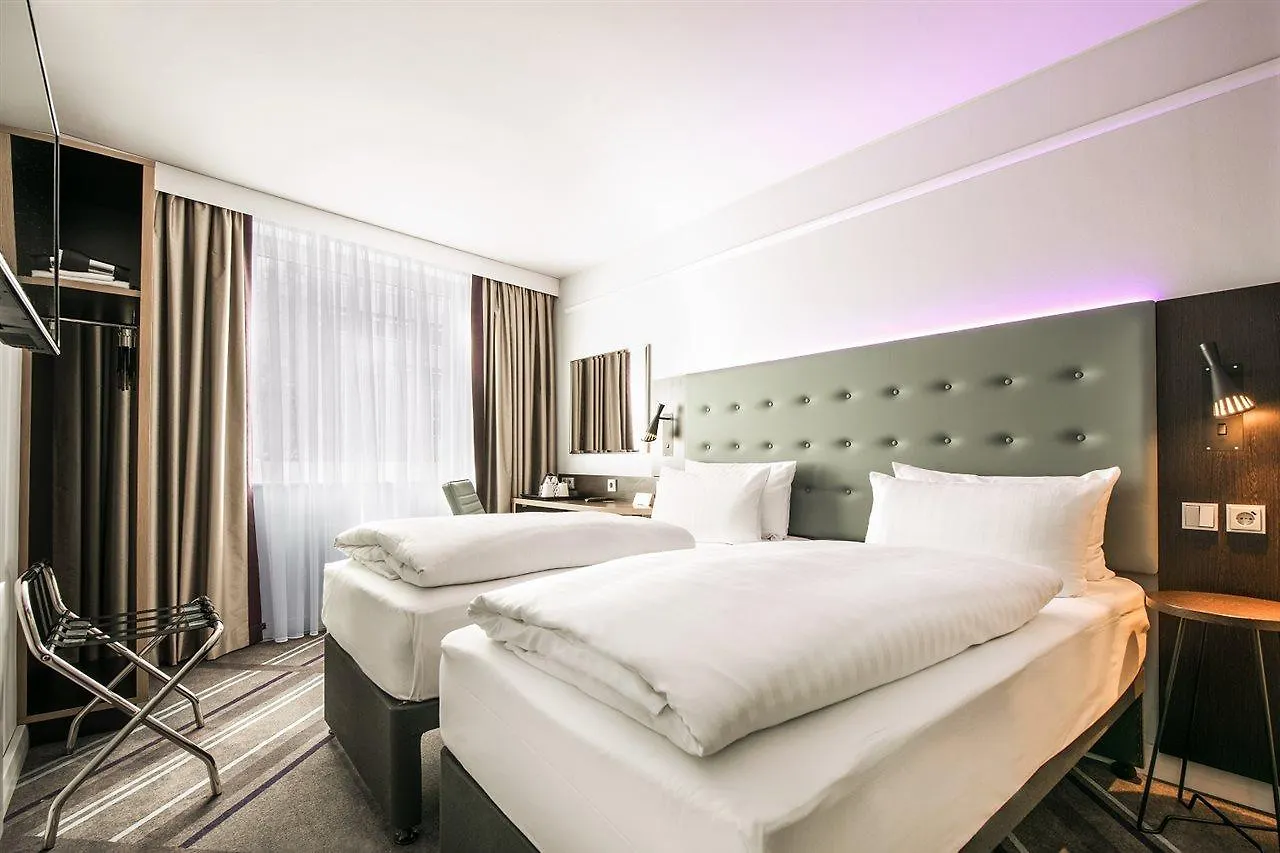Holiday Inn Express Berlin City Centre West Hotel