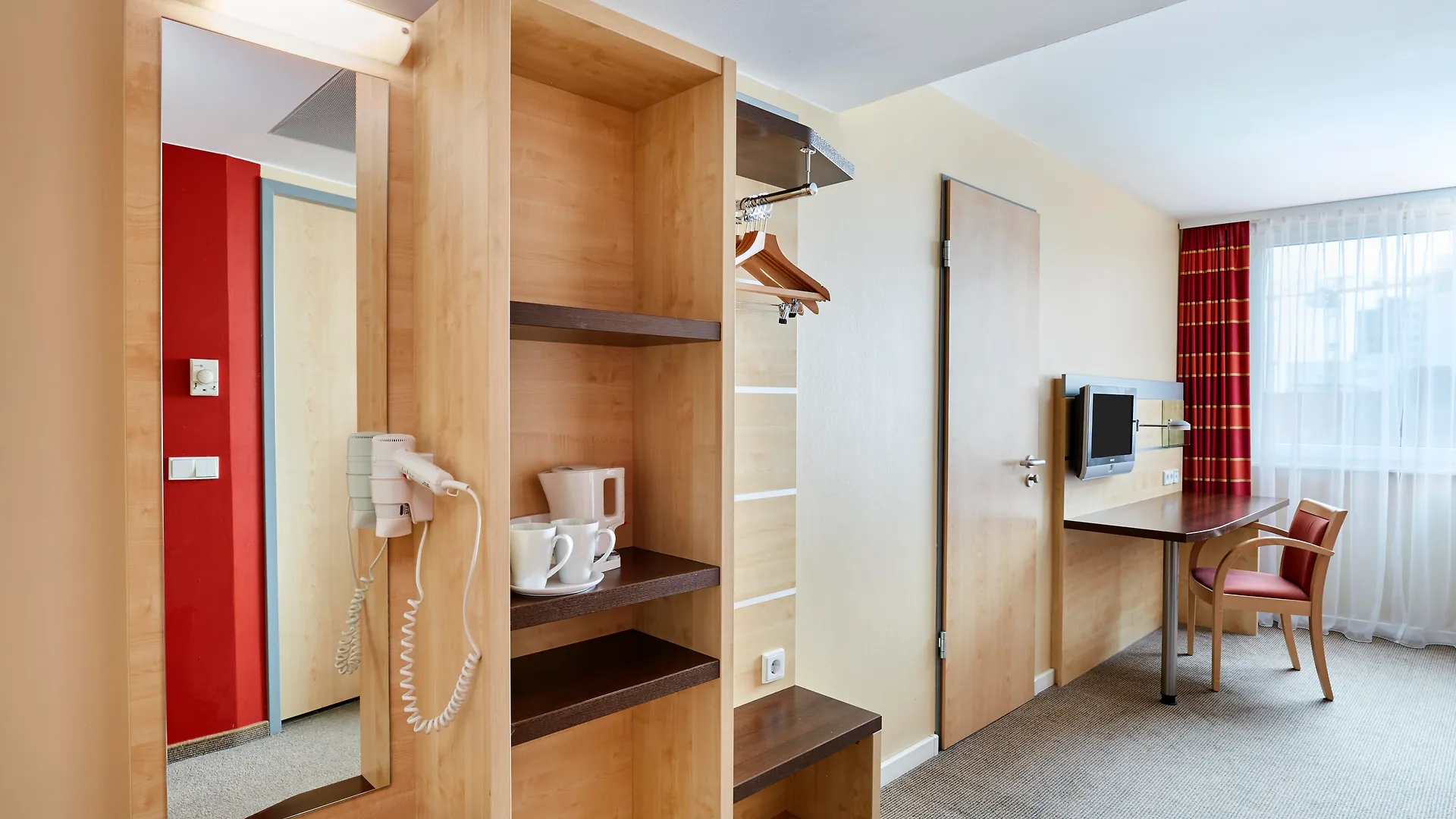 Holiday Inn Express Berlin City Centre West Hotel