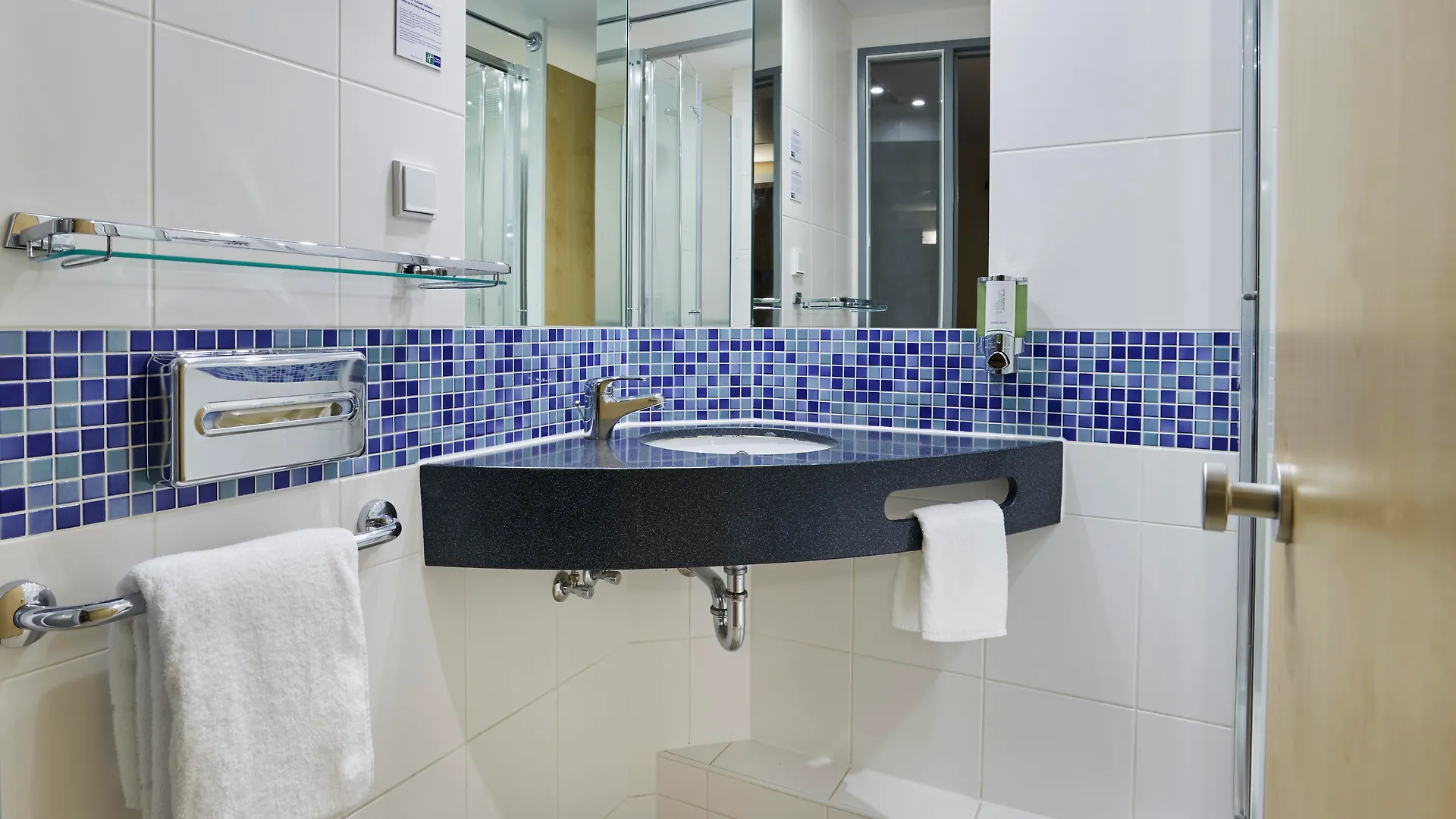 Holiday Inn Express Berlin City Centre West 3*,  Germany
