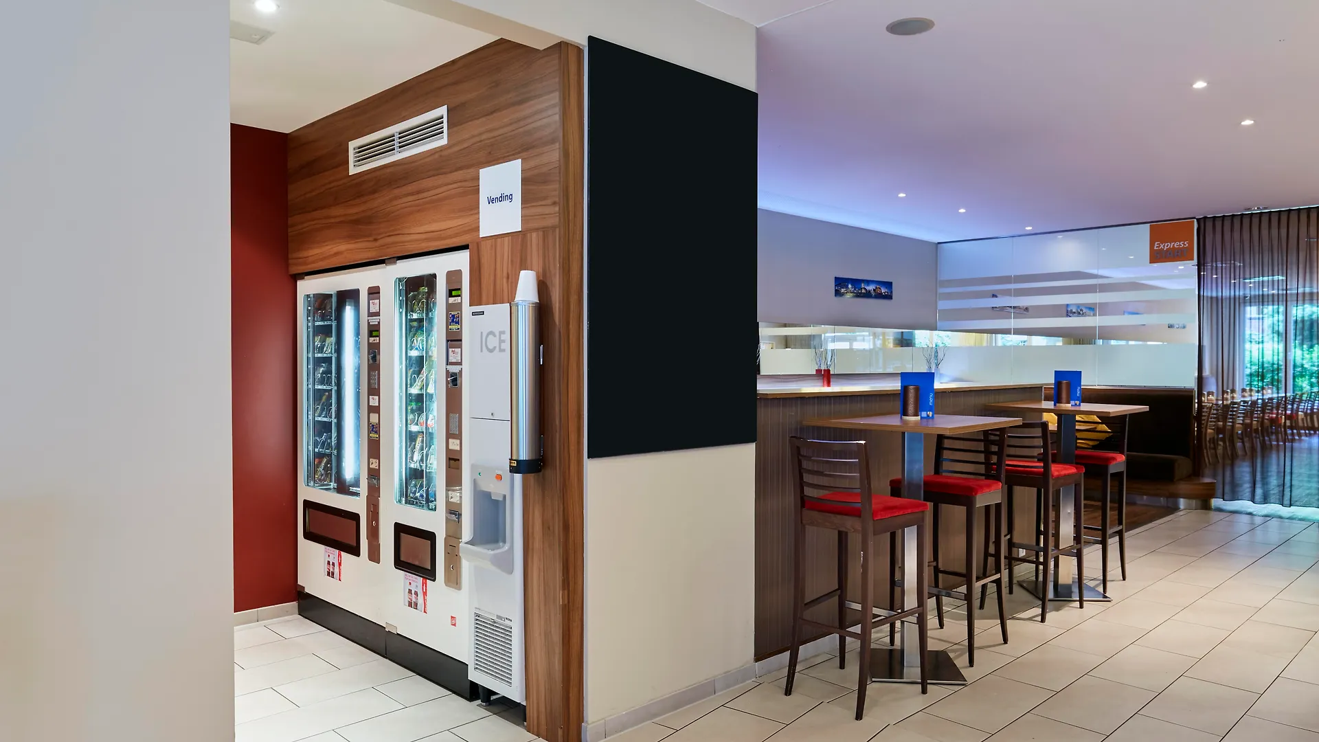Holiday Inn Express Berlin City Centre West 3*,  Germany