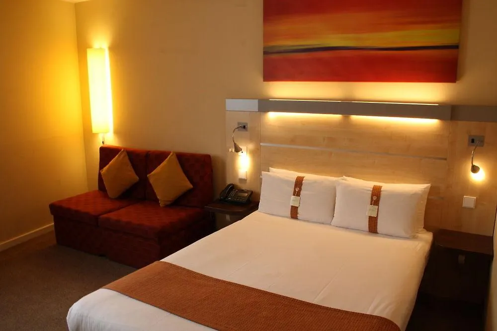 Holiday Inn Express Berlin City Centre West 3*,